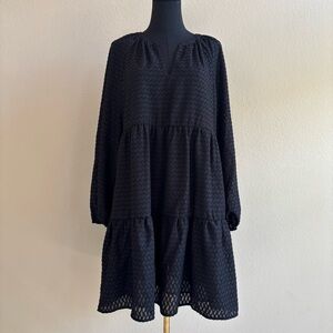 Skies Are Blue jacquard woven split neck long sleeve tiered black dress, Sz M‎